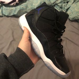 Jordan space jam retro 11